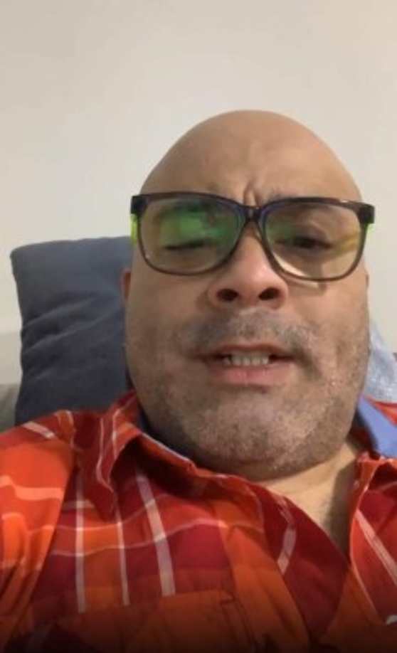 “El profe de la radio”, como le llaman cariñosamente, expresó lo asustado que estaba y que aún no creía cómo pudo sobrevivir al feroz ataque. “Vi la muerte hoy, se los juro”, expresó en un video en sus redes sociales.