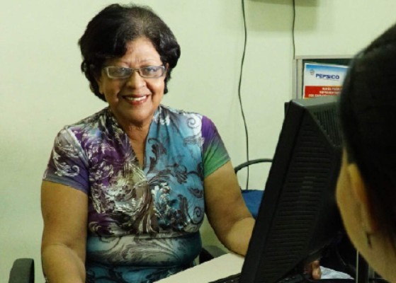 Jubilan al Ángel de los desempleados en la Secretaría de Trabajo