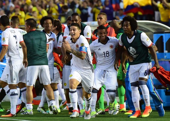 Colombia vence a Paraguay y avanza a cuartos de final