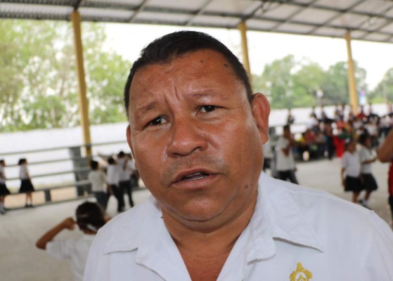 Luchan para reducir índice de analfabetismo en La Lima