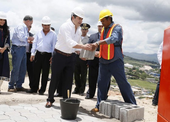 Altia coloca primera piedra de 'ciudad inteligente' en la capital