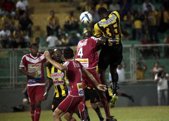 Real España empató con Real Sociedad y dejó ir otra vez la cima