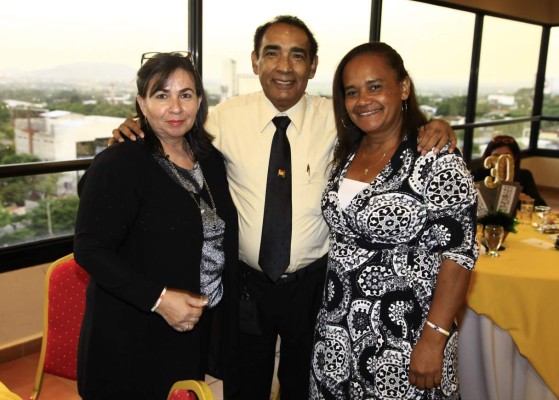 Tarde de festejo y recuerdos entre exalumnos del Intae