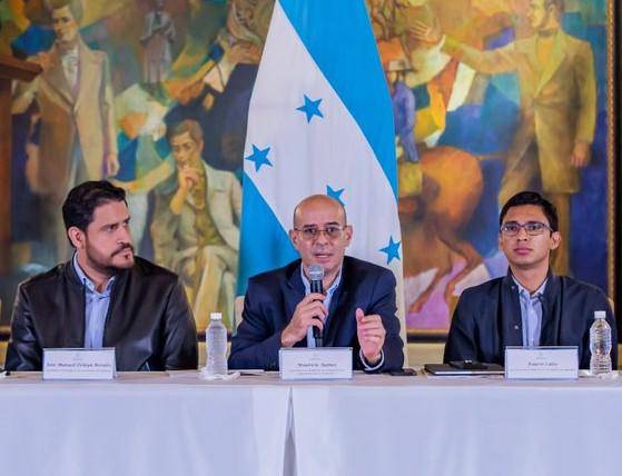 “Son rumores que siempre habrá”, señaló el exministro de la SIT. 