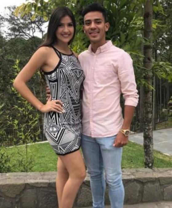 Eloísa y Alejandro Reyes presumen de su amor en las redes sociales.