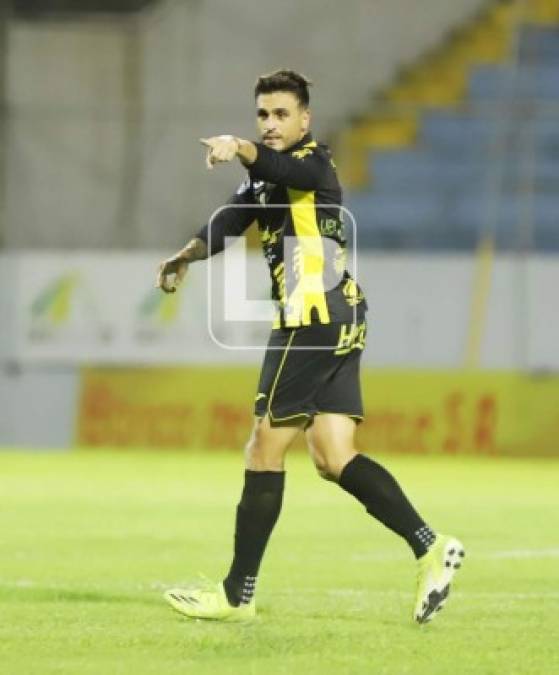 Ramiro Rocca rescató al Real España y así festejó su gol.