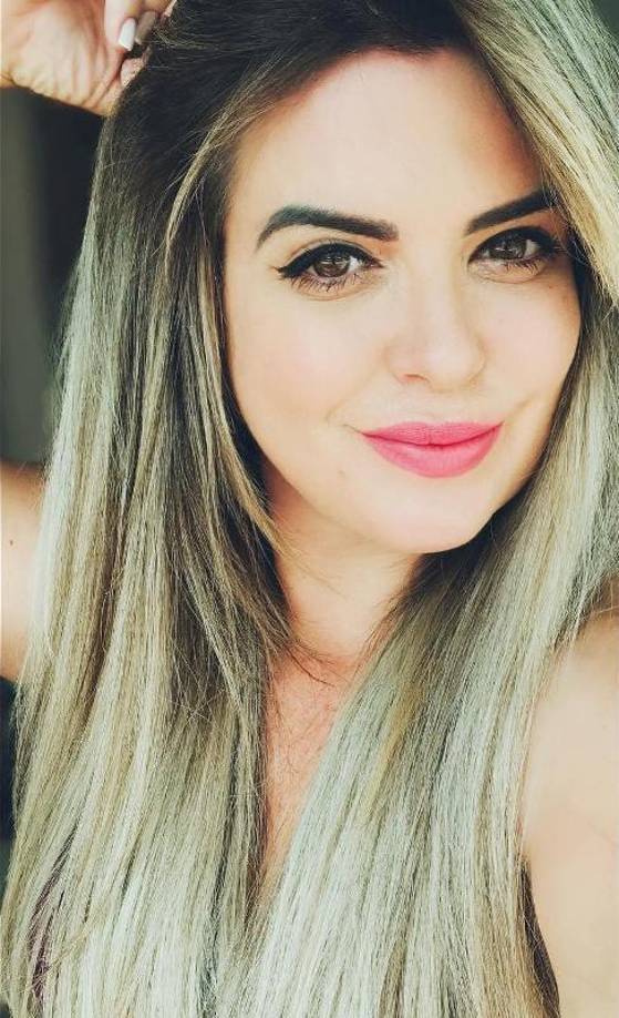 Adriana Thyssen se destacó en las redes sociales por su impresionante transformación física, logrando perder 45 kilos en un período de dos años. 