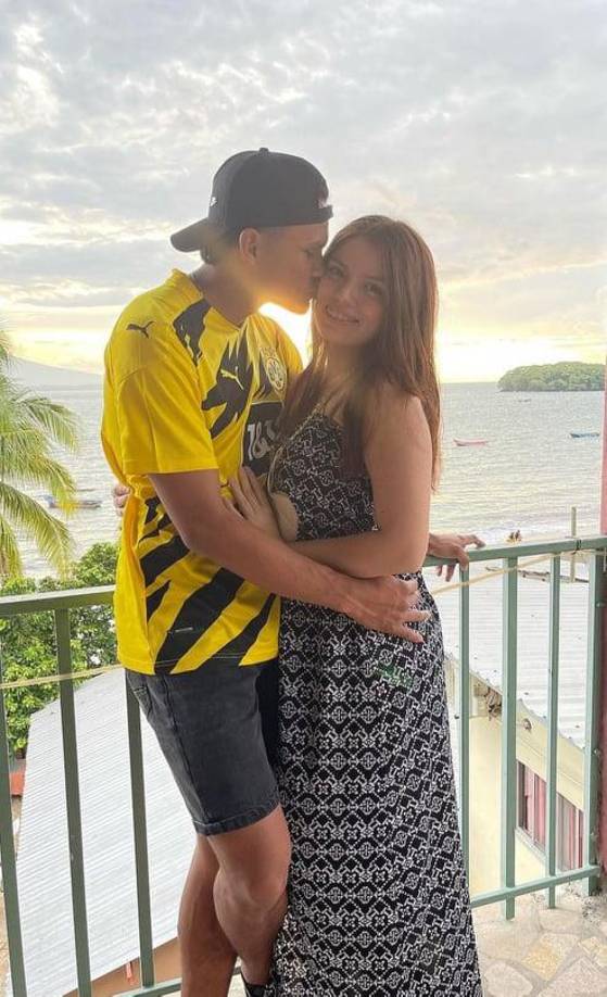 Denil Maldonado: La novia del defensor del Motagua es Iving Bruni.