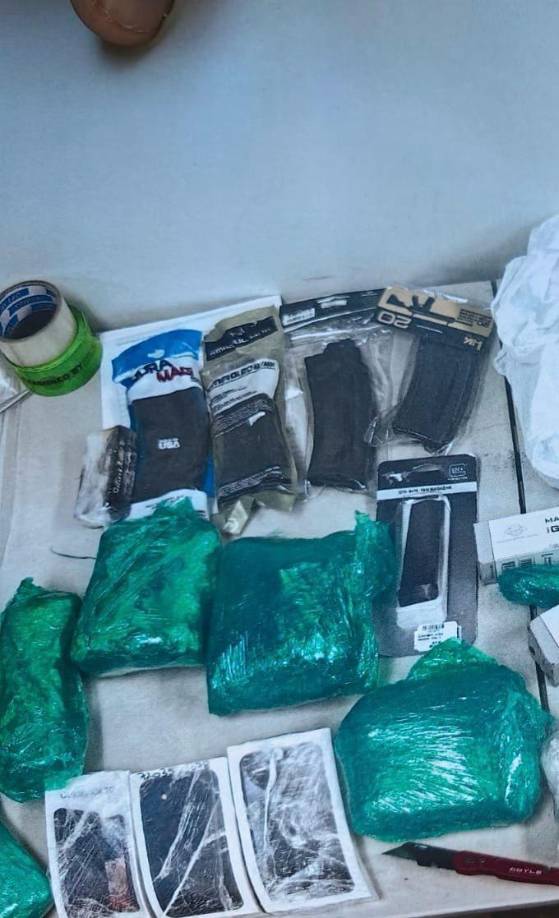 El director ejecutivo de Aduanas Honduras, Fausto Cálix, informó “La acción se ejecuta en seguimiento a una incautación de armas que interceptó CBP en el Puerto de Houston, Estados Unidos con destino final a Honduras”.