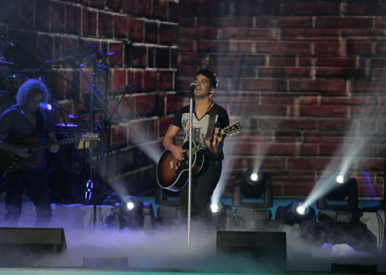 Enrique Iglesias se corona ganador en los Billboard