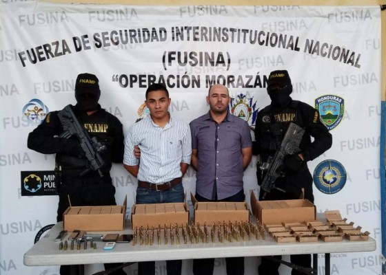Operativo deja dos detenidos con armas y municiones