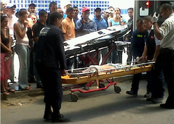 Cae avión en Venezuela: 36 supervivientes