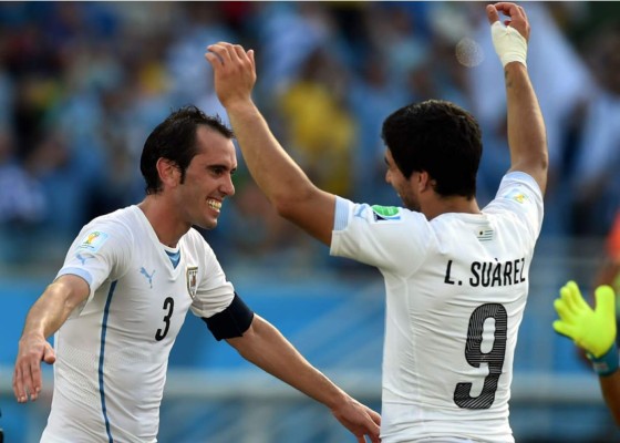 Uruguay se mete a octavos y manda a Italia de regreso a casa