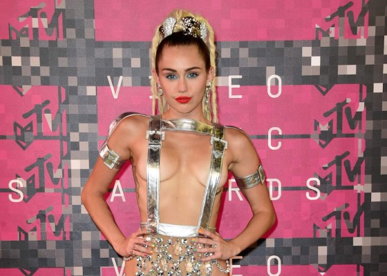 El enojo de Miley Cyrus con Leonardo DiCaprio