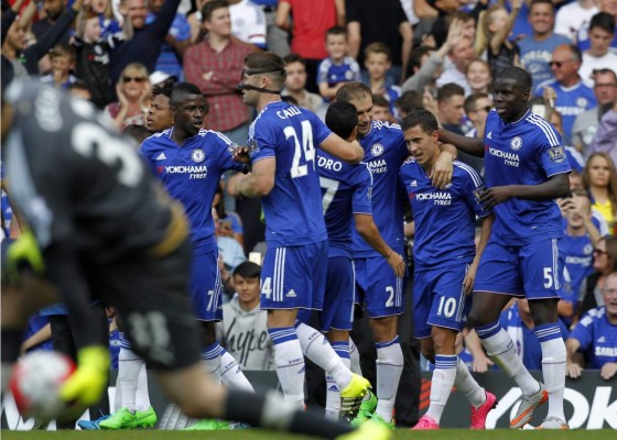 El Chelsea bate al Arsenal en polémico derbi londinense