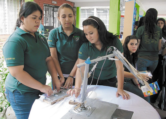 Muestra de ingenio estudiantil en Feria