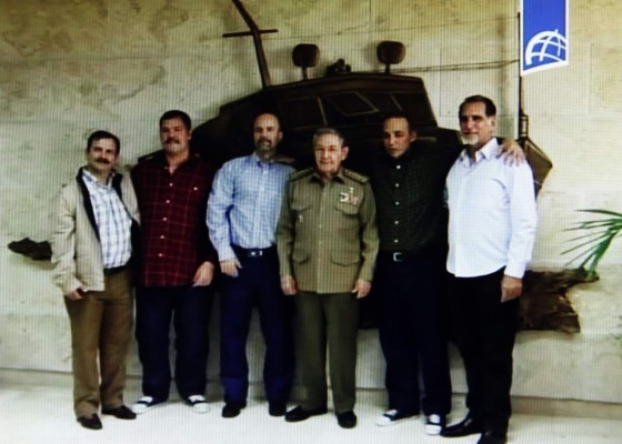 Con orgullo reciben a los tres 'héroes' cubanos en la Isla