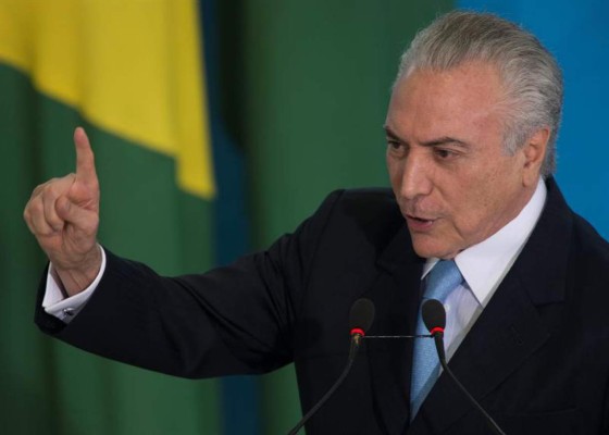 Temer busca bloquear denuncia por corrupción en el Congreso