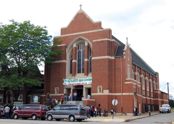 Centenaria iglesia católica en Detroit cierra por temor a redadas migratorias