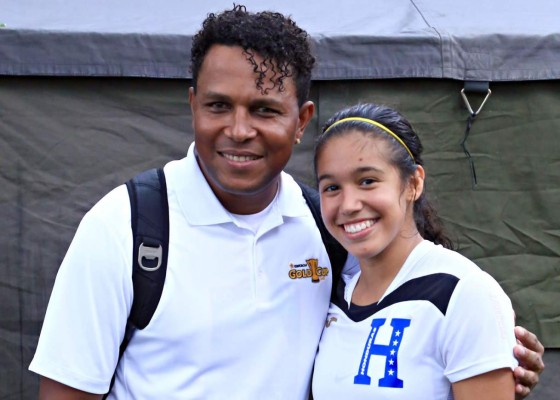 Elexa Bahr y su foto histórica con Carlos Pavón