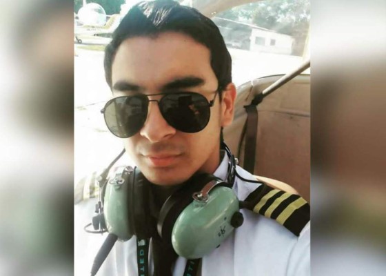 En La Ceiba le dan el último adiós al piloto fallecido en accidente aéreo