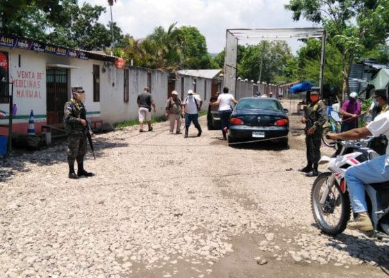 Alcaldes se las ingenian para librar su lucha contra el Covid-19