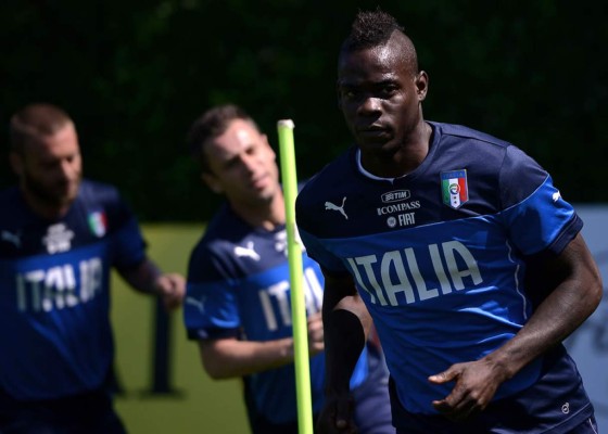 Balotelli, objeto de insultos racistas con la selección italiana