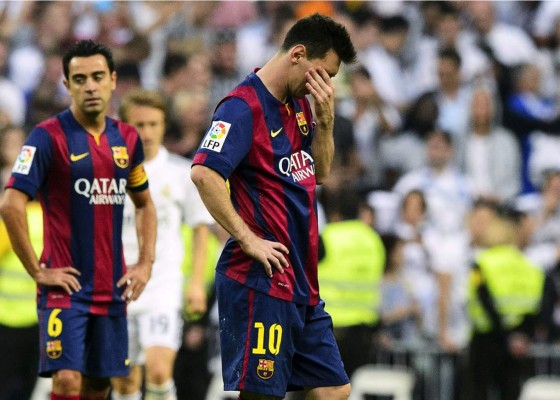 Video: Aficionados piden explicaciones a Messi tras perder el clásico