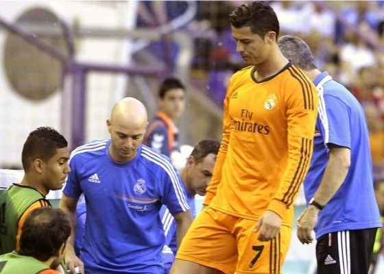 Cristiano salió al minuto ocho por fatiga muscular