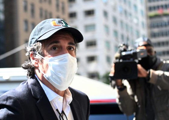 Exabogado de Trump Michael Cohen sale de prisión por coronavirus