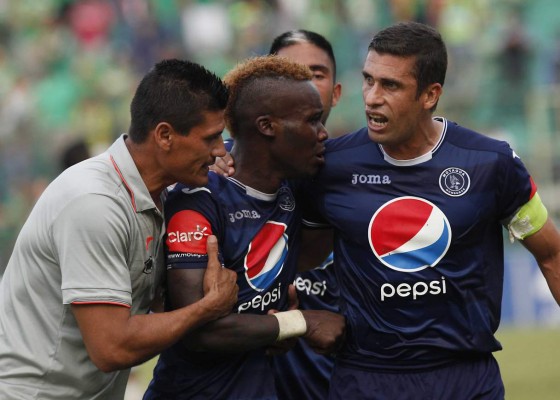 Video: Rubilio Castillo enloqueció y otra vez se fue expulsado