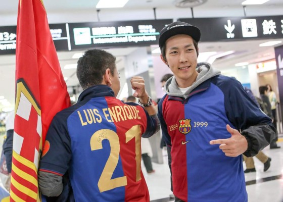 El Barcelona recibido en Japón como una estrella del rock