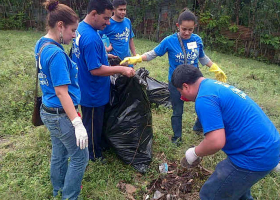 Reforestan y limpian riveras del río Pelo en El Progreso