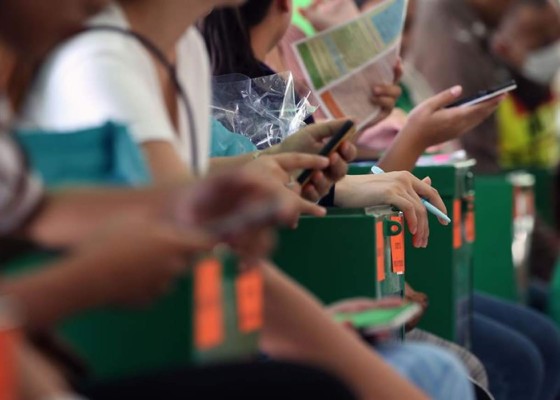 Tailandia acude mañana a las urnas tras casi cinco años de dictadura militar