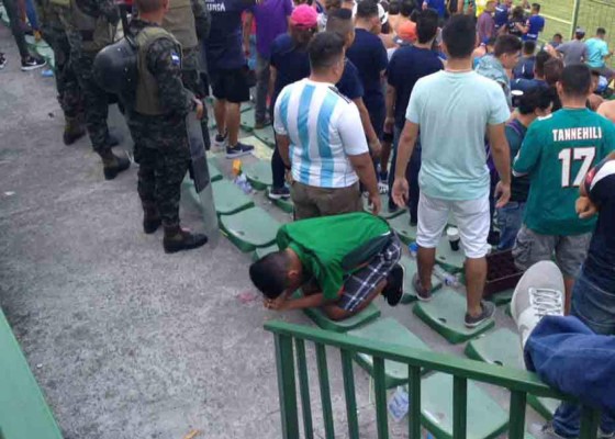 Video: El aficionado de Marathón que vio los penales con el corazón