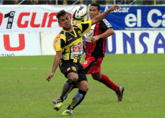 Real España doblega al Deportes Savio en el debut de Costly