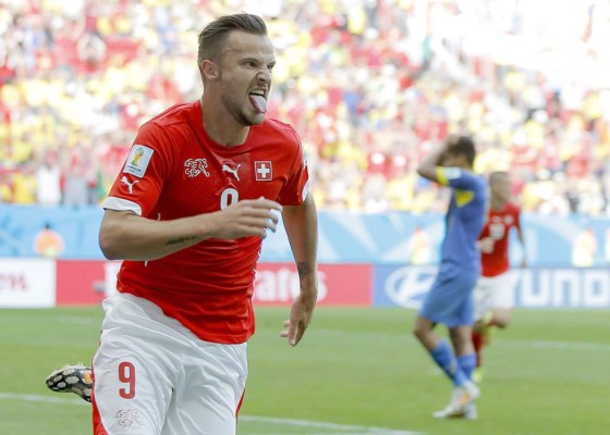 Suiza asesta un duro golpe a Ecuador en el tiempo de descuento 