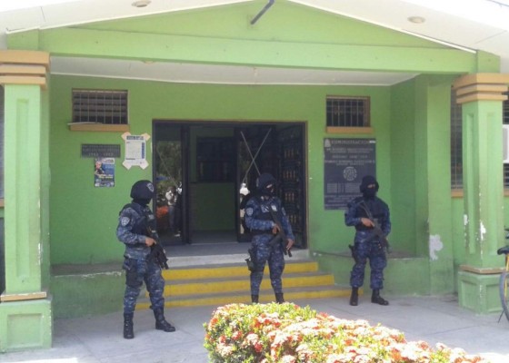 Allanan propiedades del alcalde de Choloma e intervienen la alcaldía