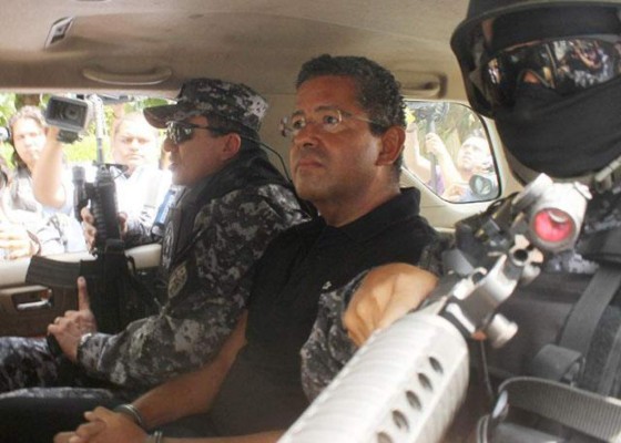 Expresidente salvadoreño Flores seguirá hospitalizado 10 días más