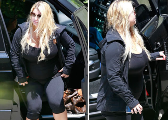 Jessica Simpson luce orgullosa su nueva figura