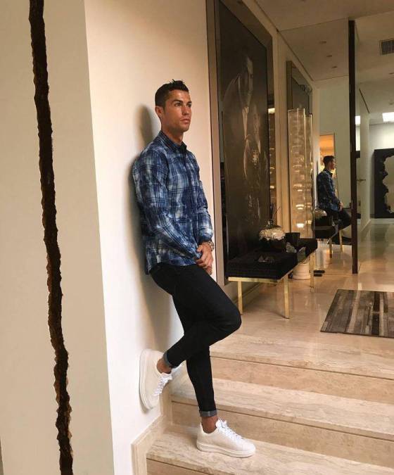Cristiano Ronaldo se compra la mansión más cara y deja entrever donde jugará