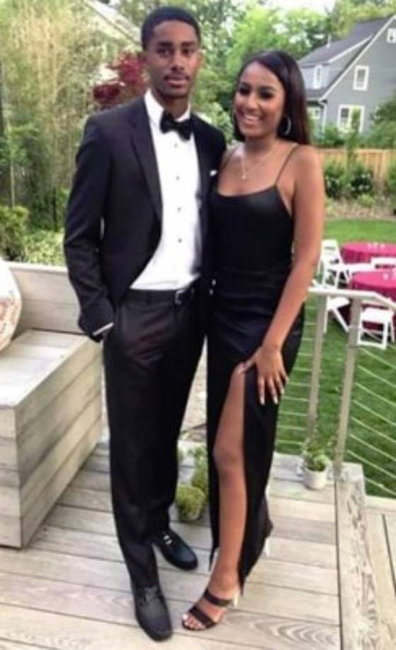 La pareja de Sasha, (y según medios estadounidenses su probable primer novio) se llama Chris Milton, y es uno de sus ex compañeros en la secundaria.