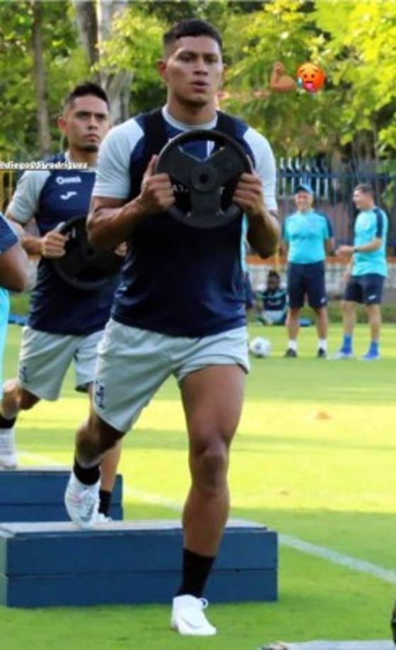 Bryan Moya es la sensible baja que tendrá Honduras para el inicio de la eliminatoria contra Canadá, pero no por lesión, sino por un problema migratorio para ingresar a Estados Unidos y la Selección hará escala en dicho país previo a su llegada a Toronto.