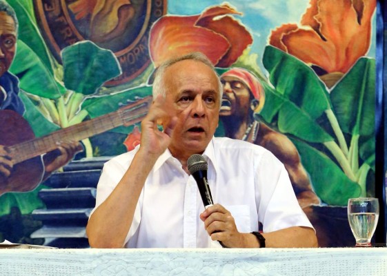 'La falta de lectura nos convertirá en sociedad de mudos”