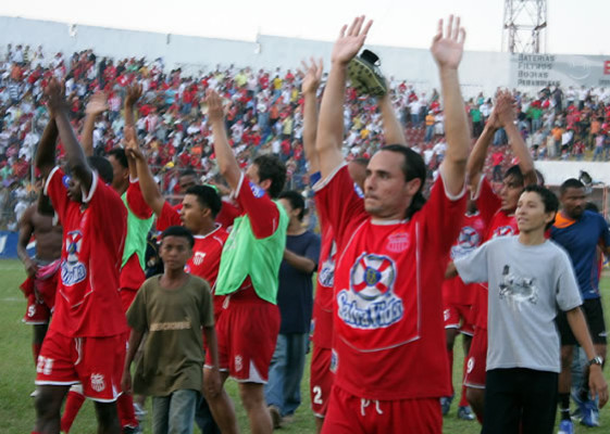 Vida da el primer golpe en las semifinales