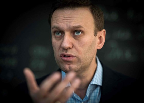 Navalni, enemigo de Putin, fue presuntamente envenenado en Rusia