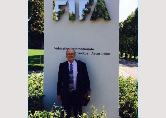 Jaime Villegas participa en reunión para tratar realización de Qatar 2022