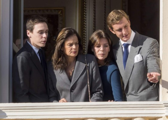 Mónaco presenta a sus príncipes mellizos