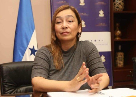 Finanzas explica por qué no puede bajarse precio de combustibles