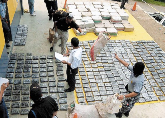 Narcos dominan en tres departamentos